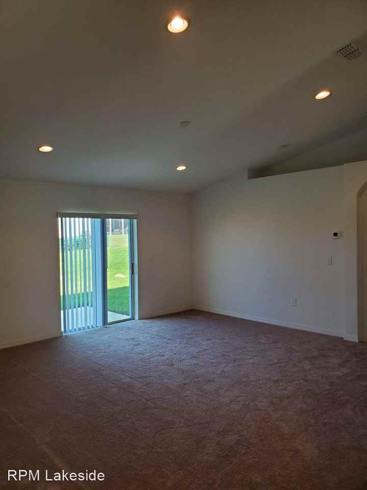 319 Dinner Lake Ct - Photo 2 of 17