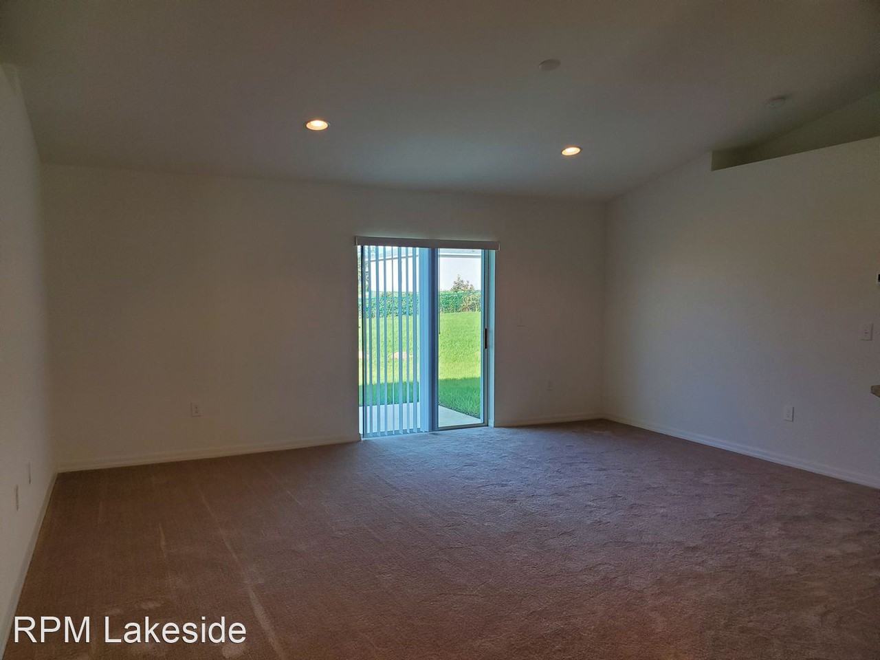 319 Dinner Lake Ct - Photo 3 of 17