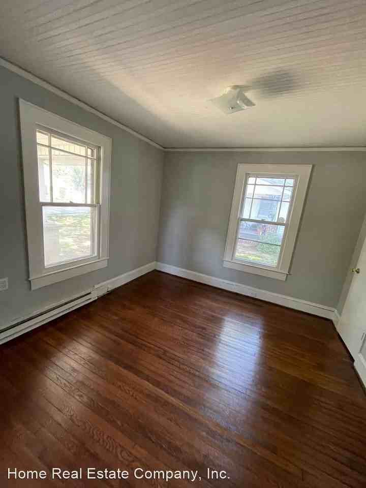 1208 Winfield Dr - Photo 2 of 5