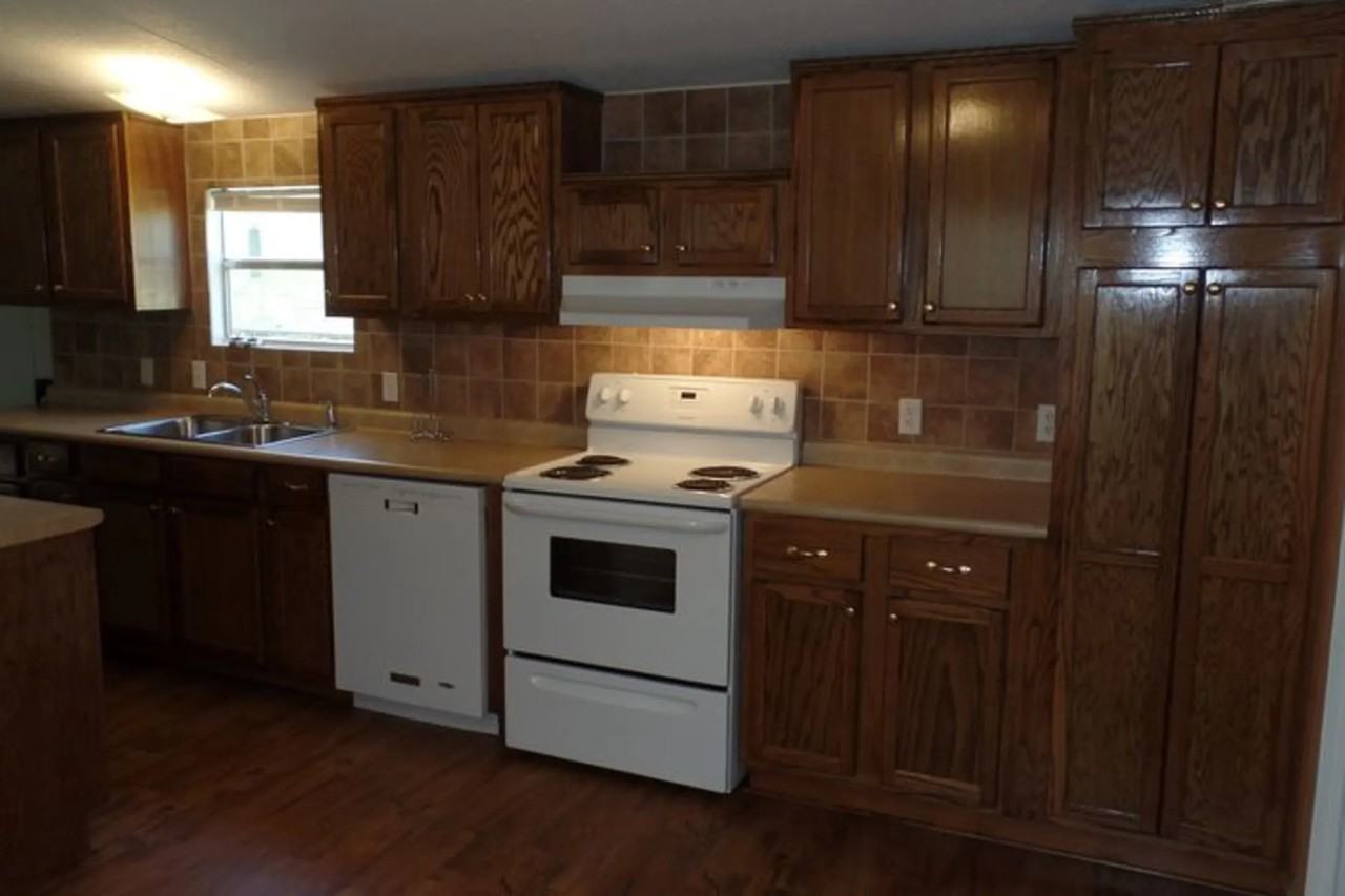 8073 Breezewood Dr - Photo 2 of 18