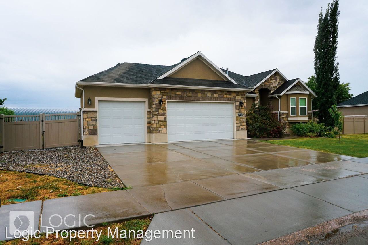 2935 W 50 S - Photo 2 of 20