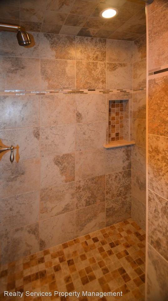 781 Wyndhurst Dr - Photo 2 of 25