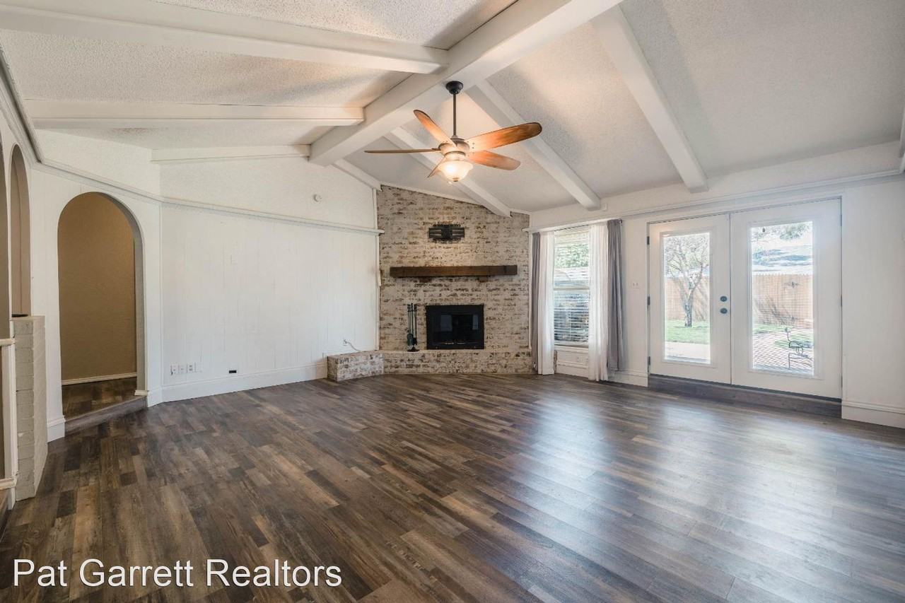 4522 79th St - Photo 2 of 9