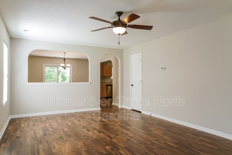 241 Brookhaven Dr - Photo 2 of 18