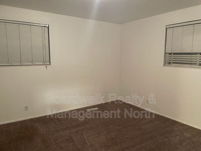 5776 Sw #A - Photo 4 of 10