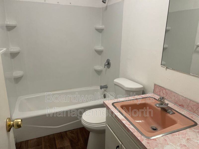 5776 Sw #A - Photo 5 of 10