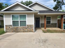 featured image of 818 N Throckmorton St