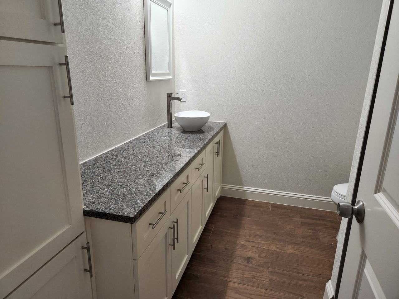 818 N Throckmorton St - Photo 5 of 8