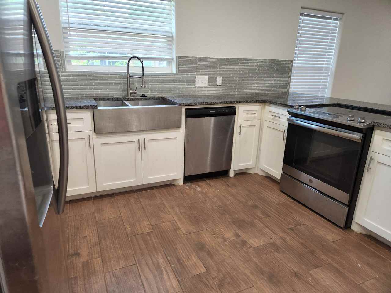 818 N Throckmorton St - Photo 7 of 8