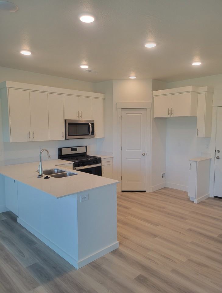 1823 Ne #145 - Photo 2 of 11