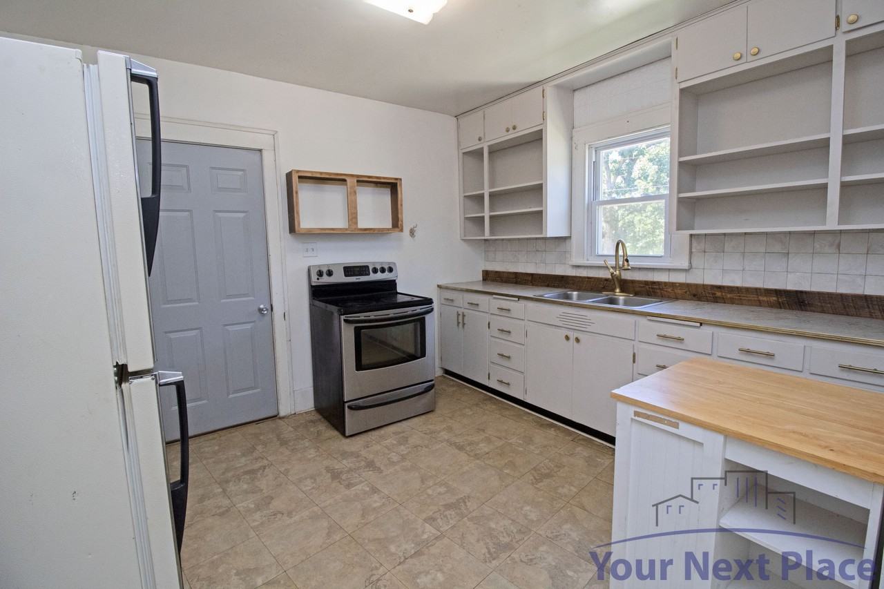 433 5th Avenue Northeast #2 - Photo 4 of 12