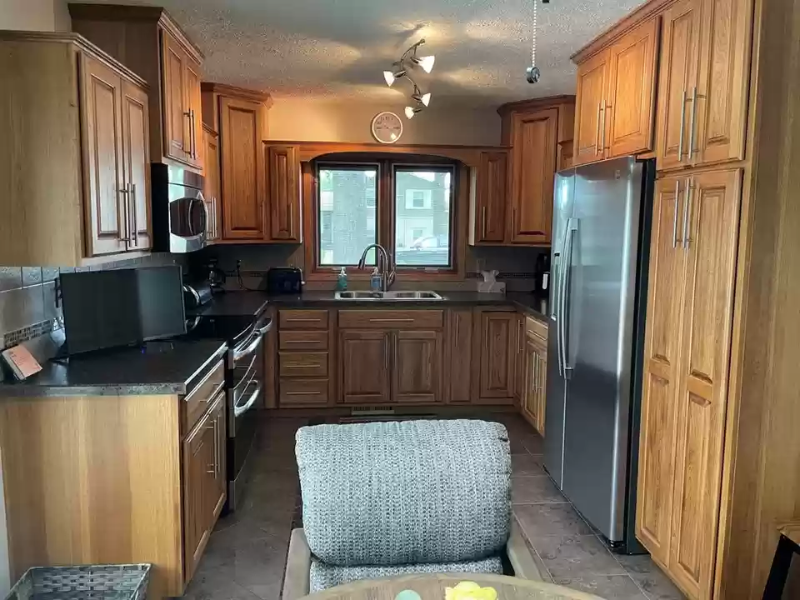 323 E 22nd St - Photo 2 of 7