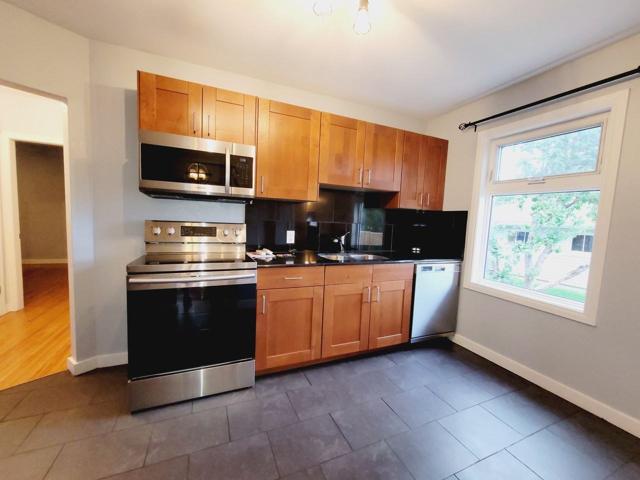 13324 110a Ave Nw - Photo 2 of 40