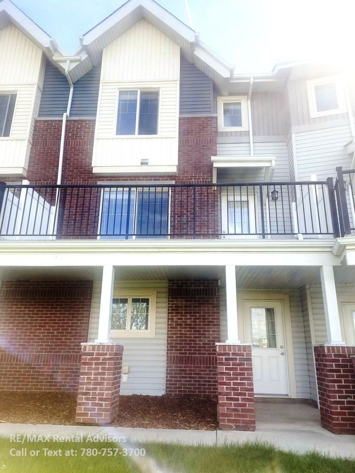 2336 Aspen Trail, Strathcona County, AB T8H 0J1 3 Bedroom Apartment