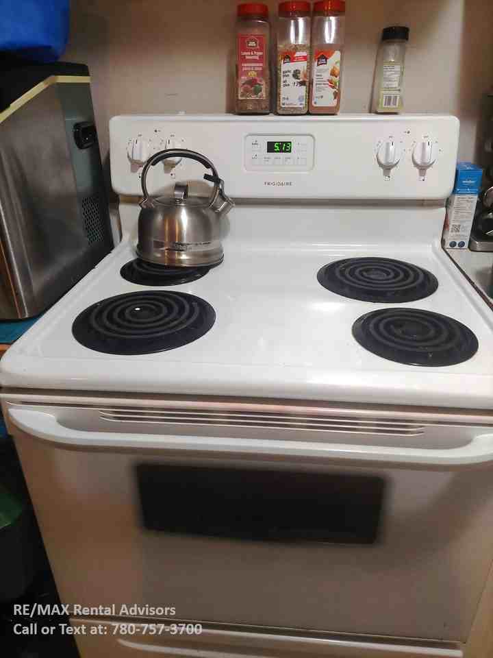 9404 128 Ave Nw - Photo 2 of 8