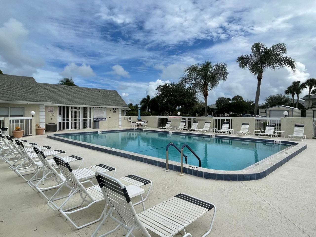 1566 Southeast Royal Green Circle #203 - Photo 3 of 50