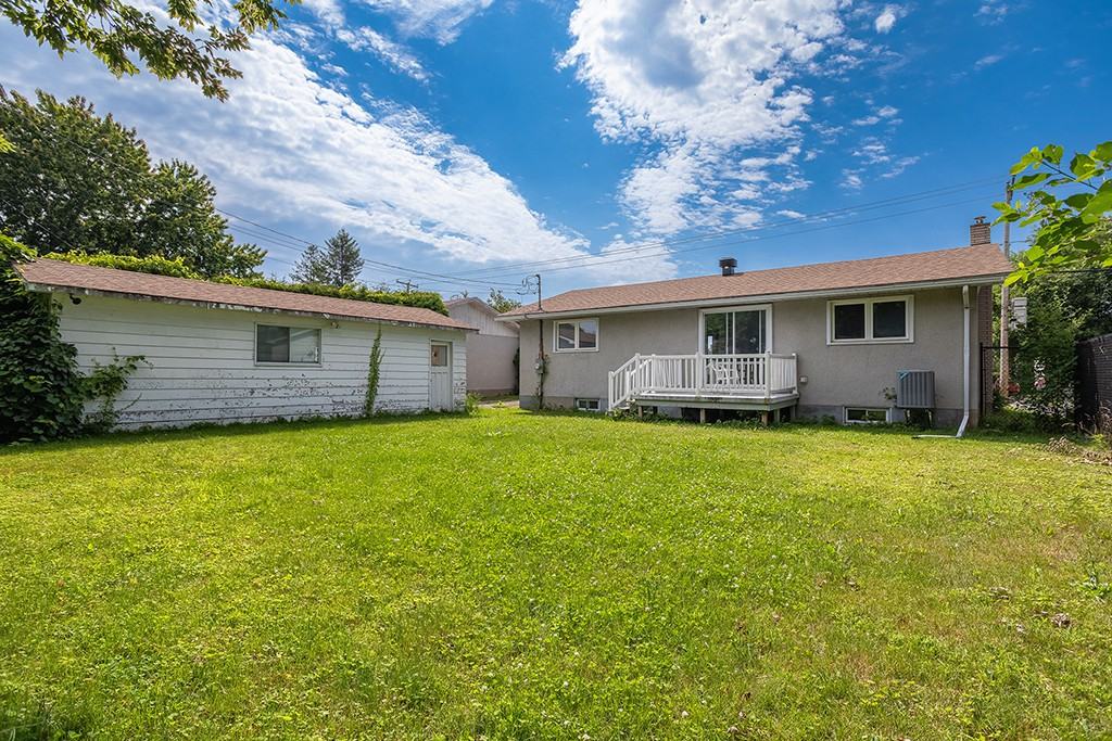 493 Boulevard Saint-René Ouest - Photo 2 of 14