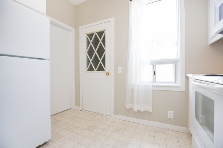 253 Brooklyn Apartments in King Edward, Winnipeg, MB R3J 1M3 Zumper