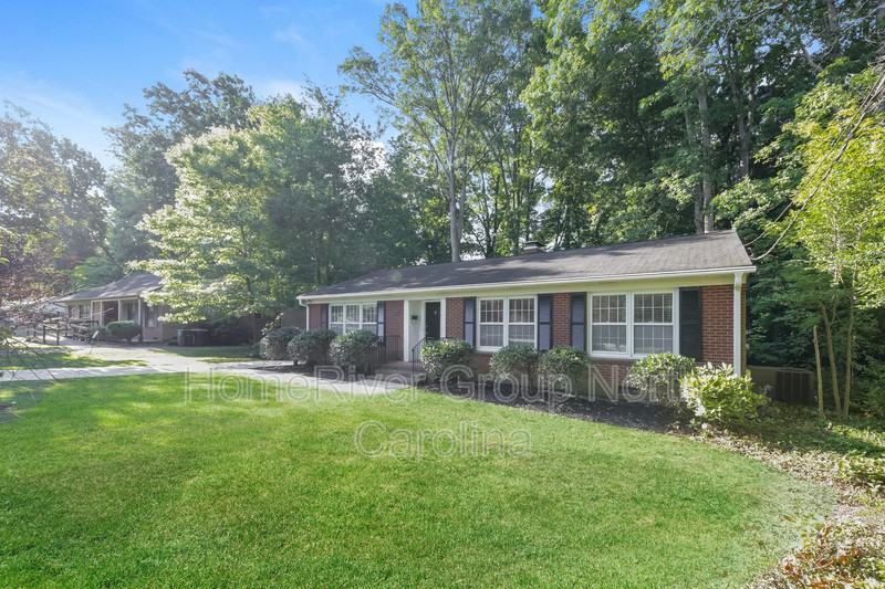 1202 Pembroke Rd - Photo 3 of 18