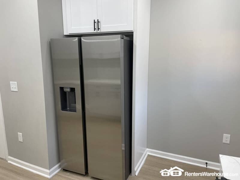 2406 E Madison St - Photo 2 of 19