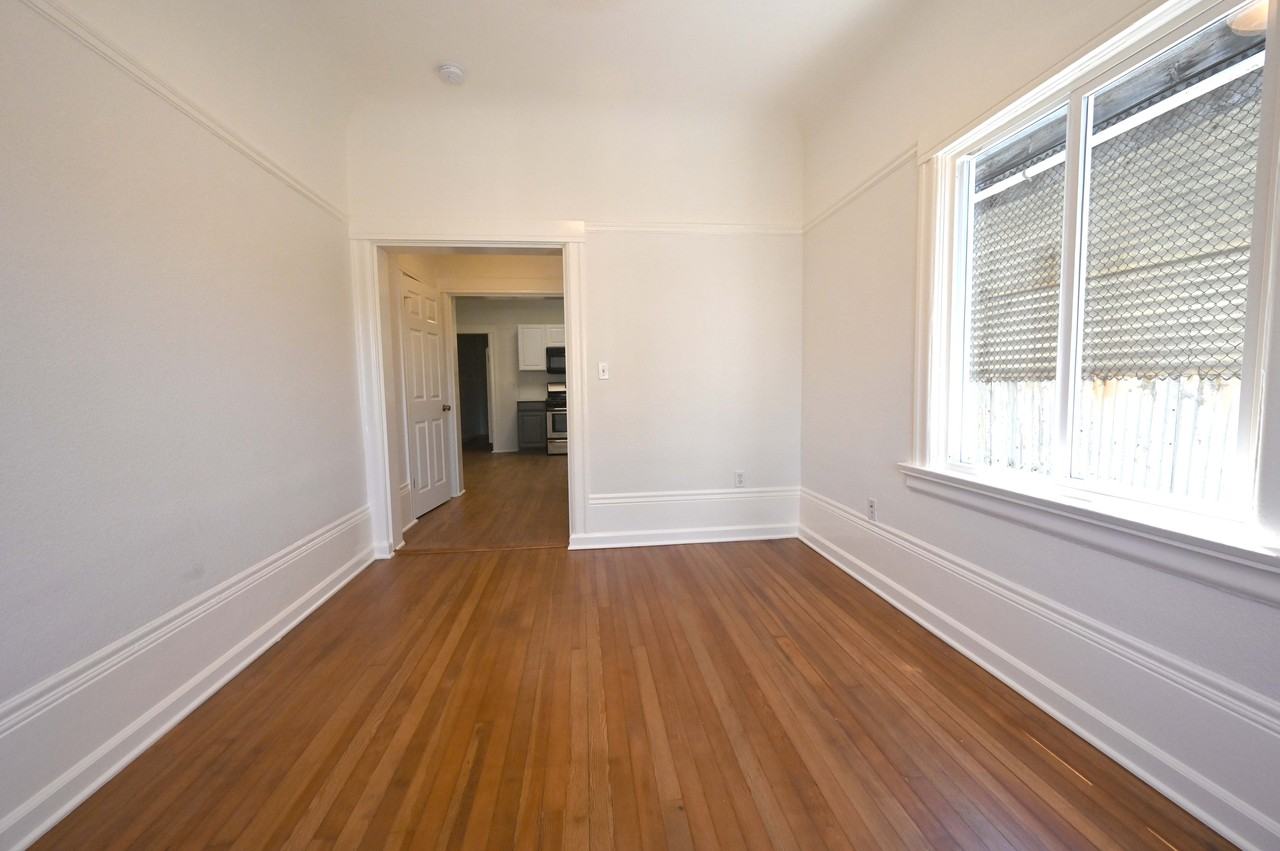 689 37th Street - Photo 4 of 15