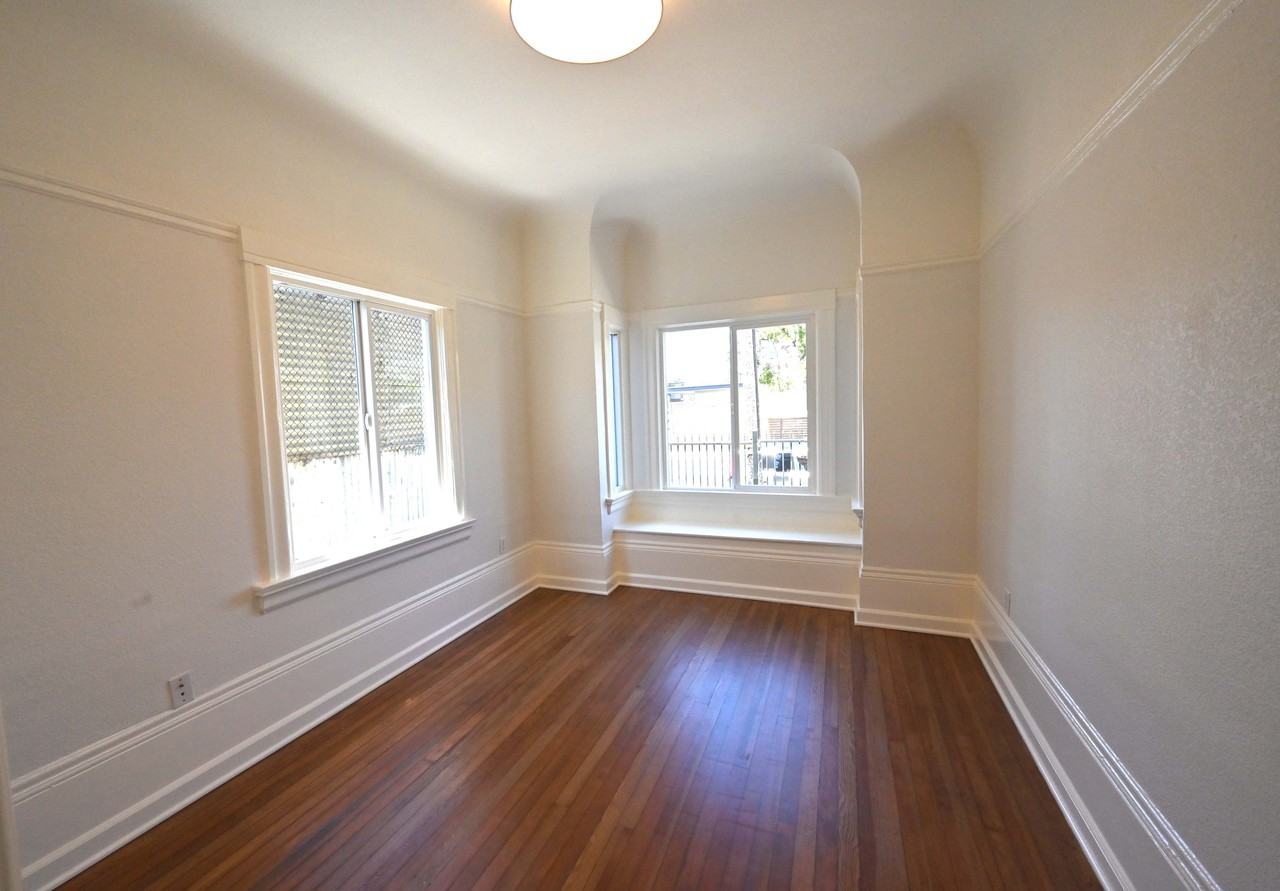 689 37th Street - Photo 3 of 15