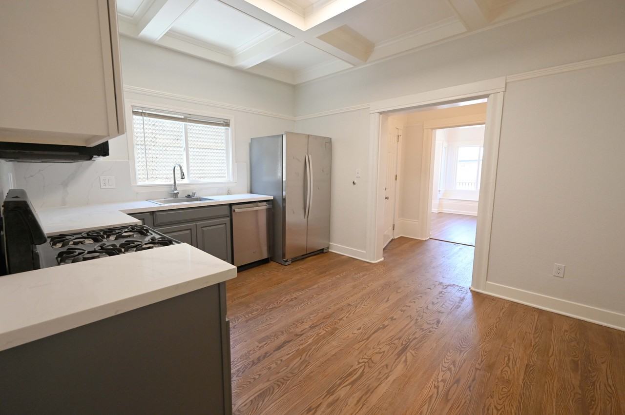 689 37th Street - Photo 7 of 15