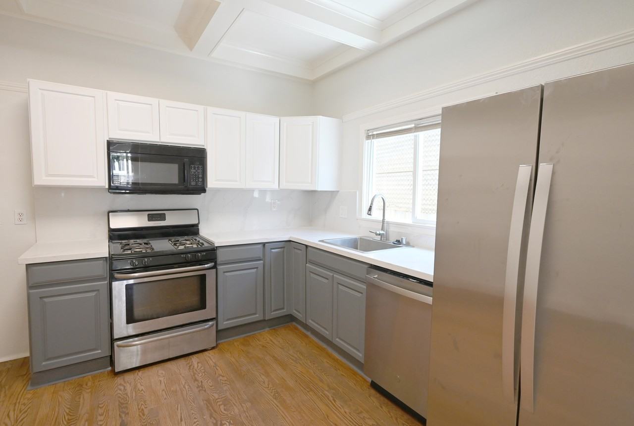689 37th Street - Photo 5 of 15