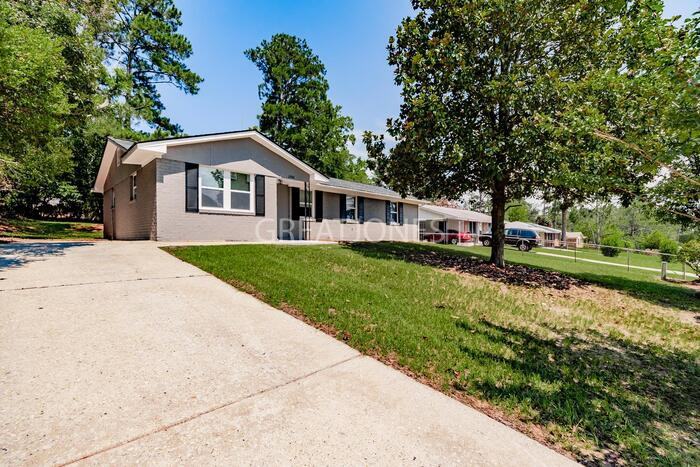 2356 Dublin Dr - Photo 3 of 28