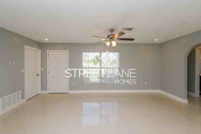 6099 Colchester Ave - Photo 2 of 15