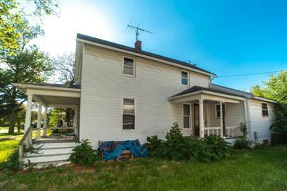 140 W 6th St - Photo 2 of 8