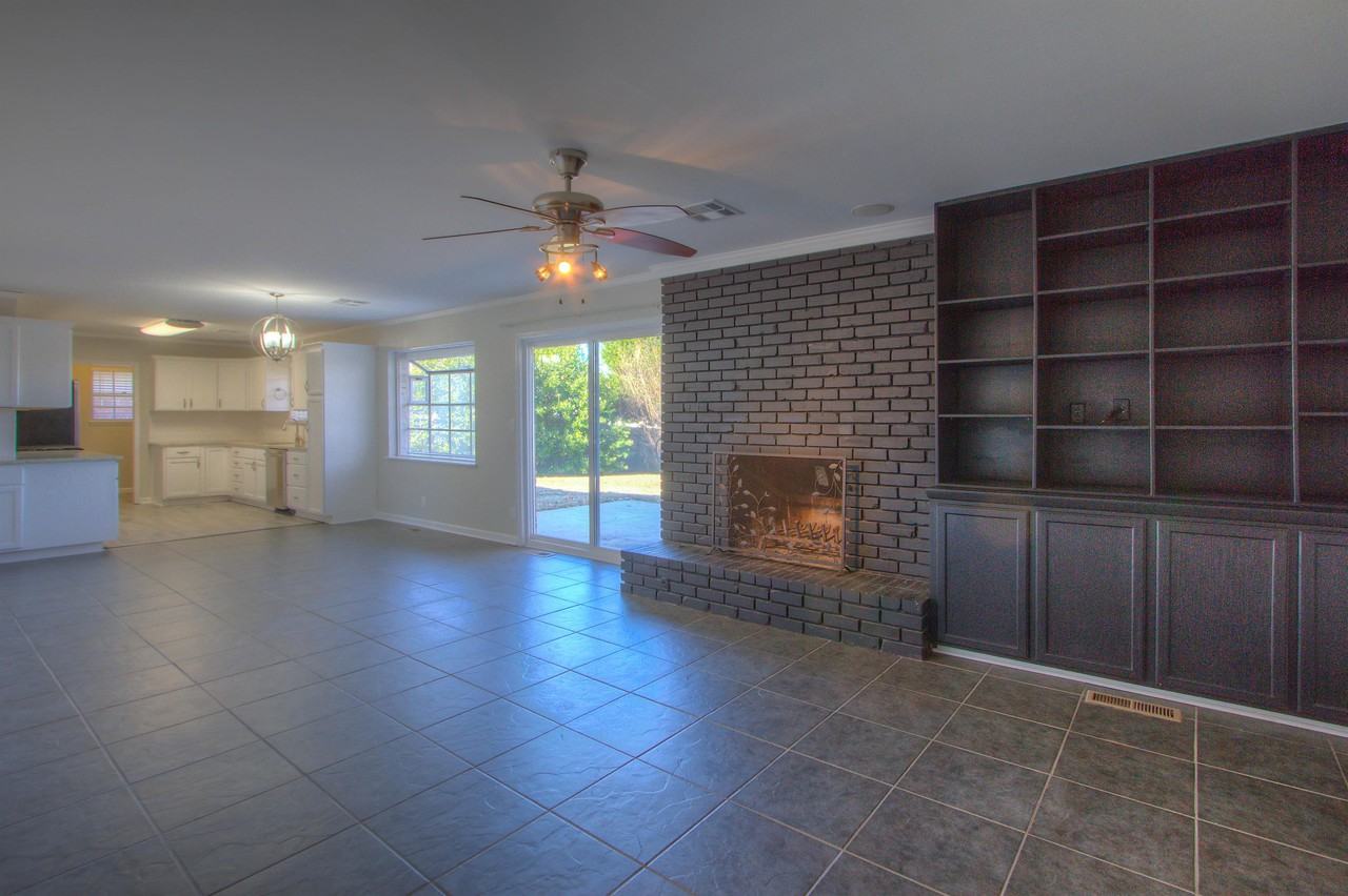 6635 E 54th St #1 - Photo 5 of 27