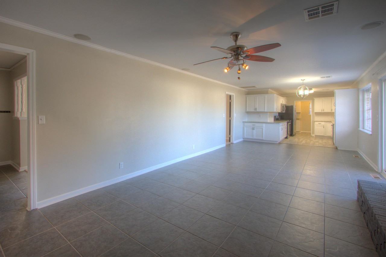 6635 E 54th St #1 - Photo 6 of 27