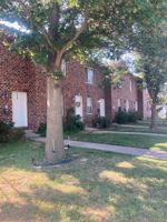 featured image of 223 N. Clinton 4 #4