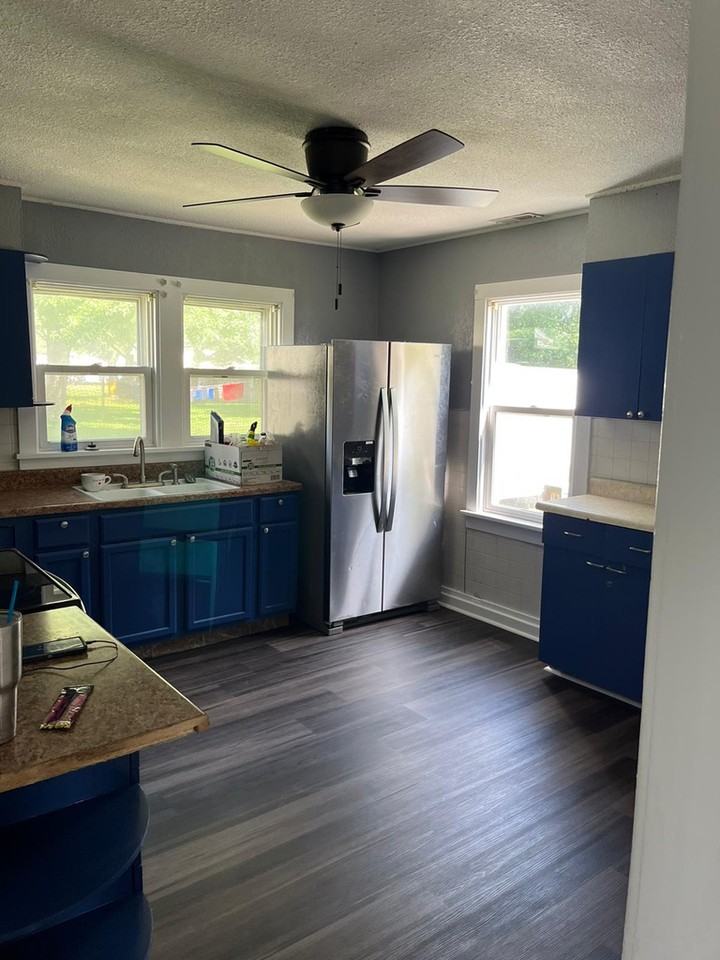 327 Walnut St - Photo 3 of 24