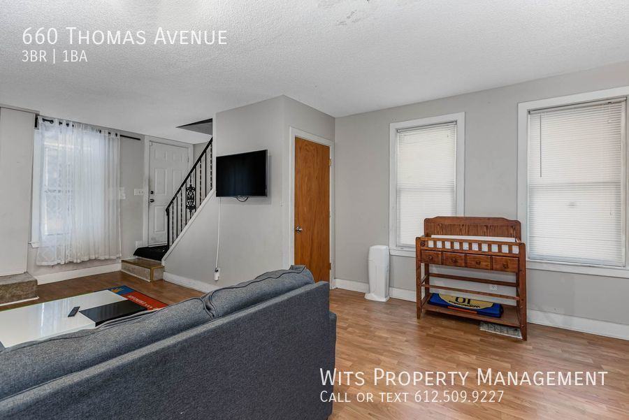 660 Thomas Ave - Photo 2 of 26