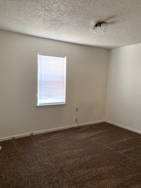 1173 Barrow St - Photo 2 of 12