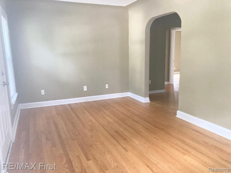 3131 Minerva St - Photo 2 of 7