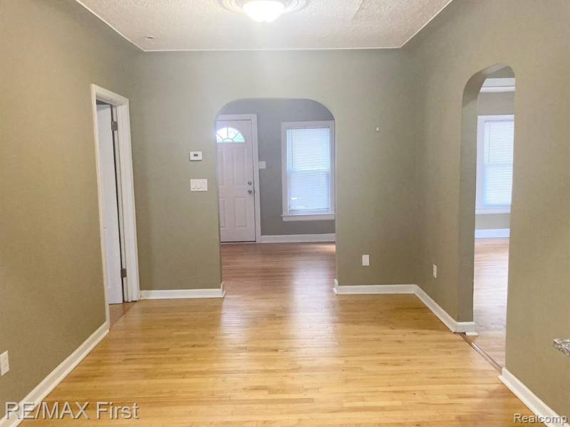 3131 Minerva St - Photo 3 of 7