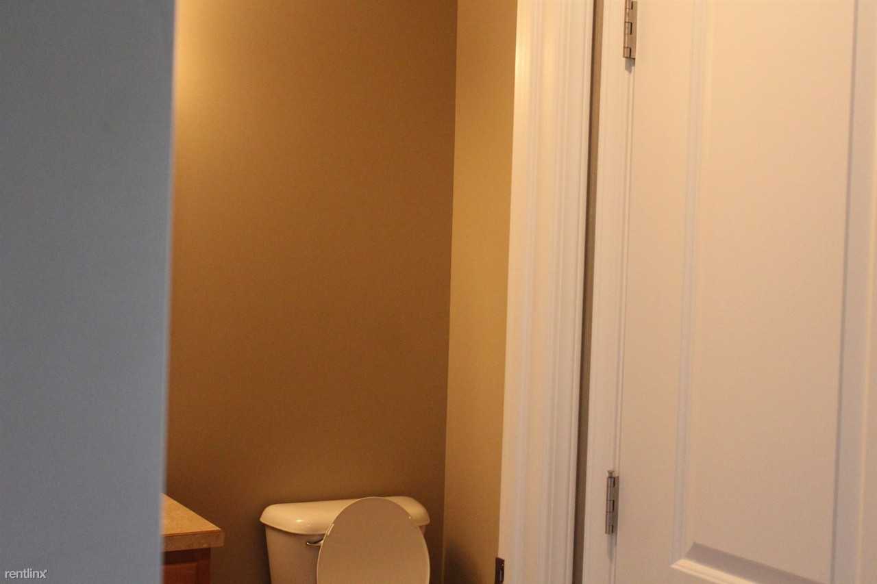 1004 Maggie Ct - Photo 2 of 30