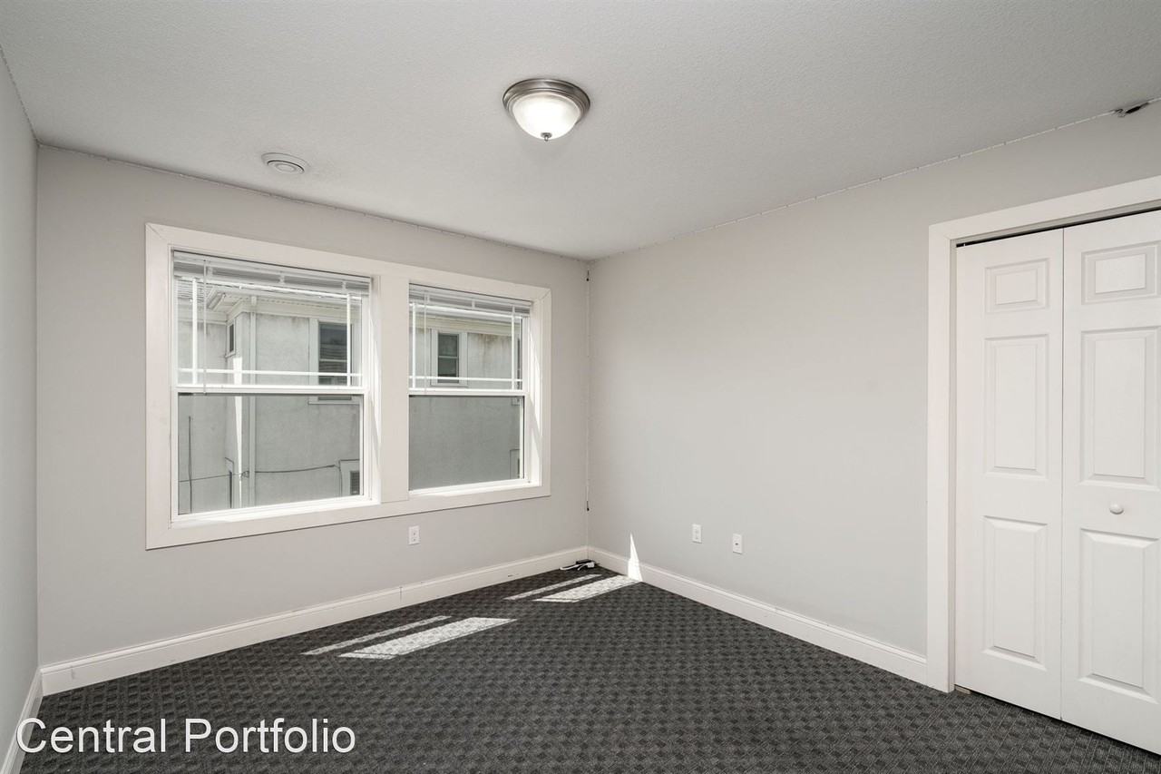 350 Cleveland Ave N - Photo 3 of 12