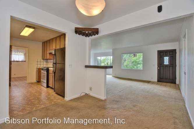 570 Lakeview Way - Photo 3 of 17