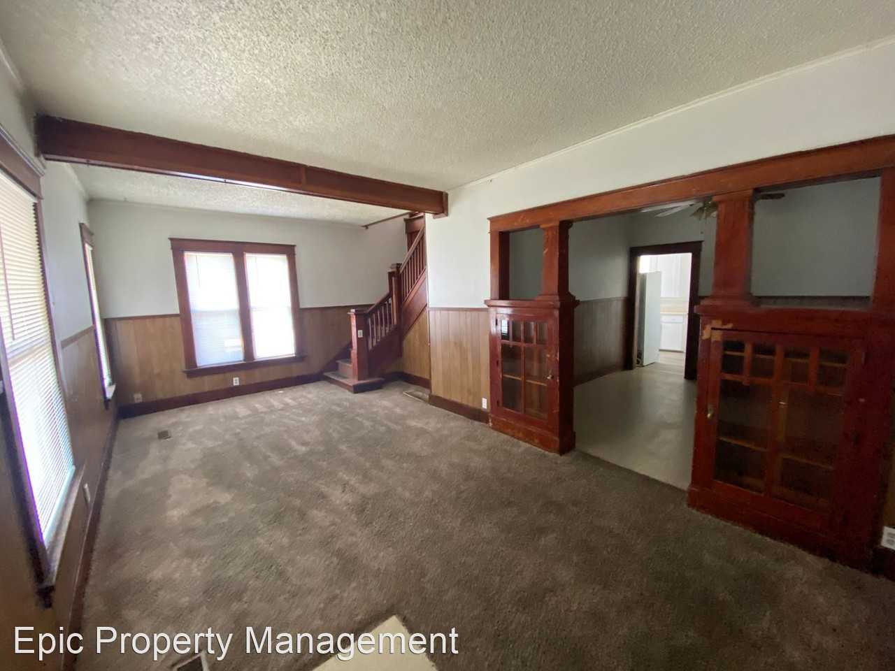 2033 Sw Van Buren St - Photo 3 of 10