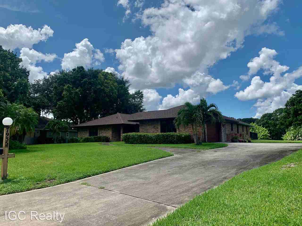 7935 Timberlake Dr - Photo 3 of 11