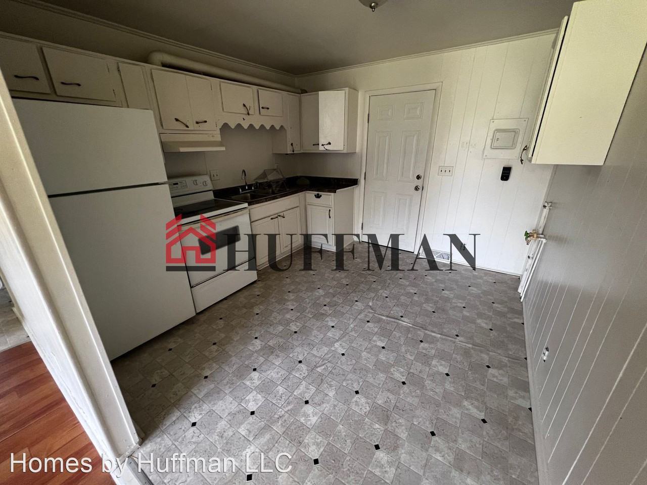 1506 Covert Ave - Photo 3 of 8