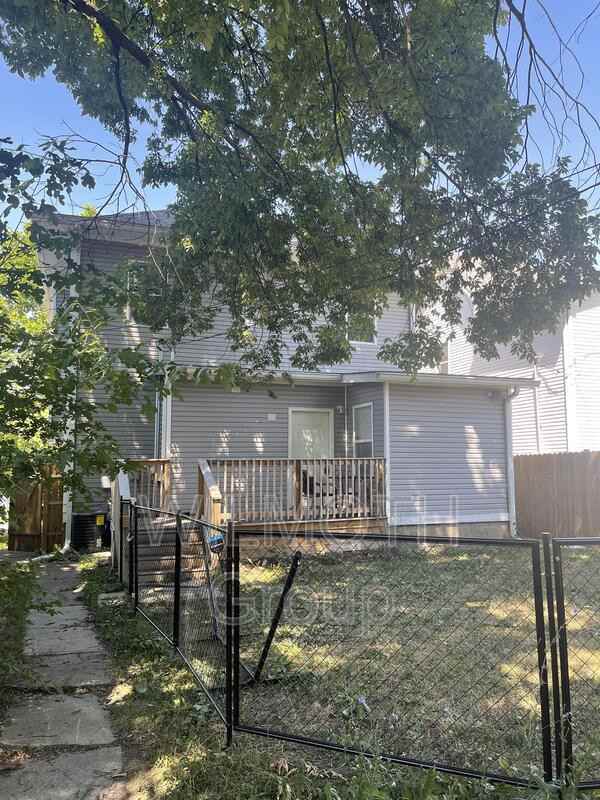 21 21 N New Tacoma Ave - Photo 2 of 10