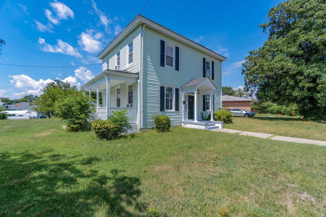 1328 Hampton Dr - Photo 2 of 30