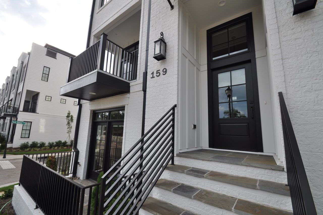 159 E Park St - Photo 3 of 50