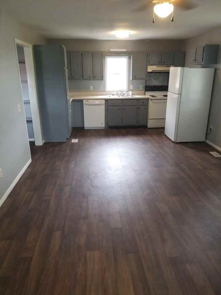 230 W Jere Whitson Rd - Photo 2 of 3