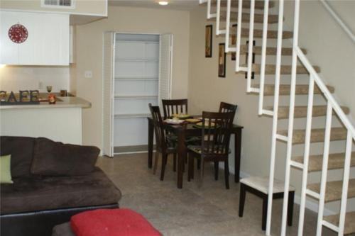 10220 Challenger 7 Dr 20g - Photo 2 of 11